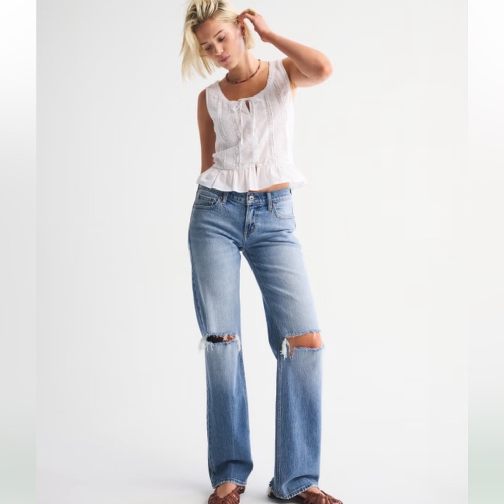 Abercrombie & Fitch 90s Straight Low Rise Curve Love Jeans Distressed 8/29